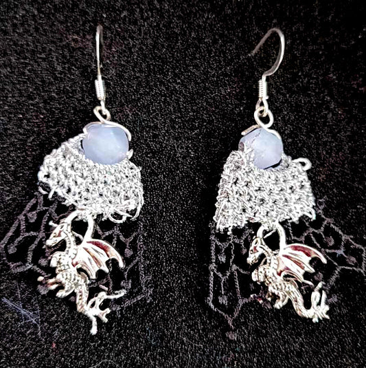 Mystieke Oorbellen met RVS Draakje, Kant & Aquamarijn Natuursteen – Handgemaakt
